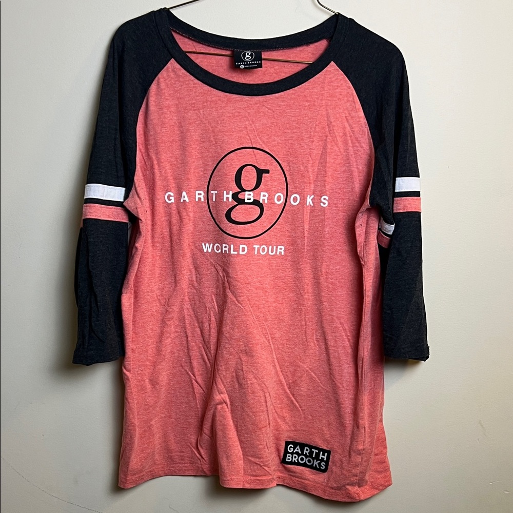 Women’s XL Raglan Shirt - pink and Black Garth Brooks world tour
